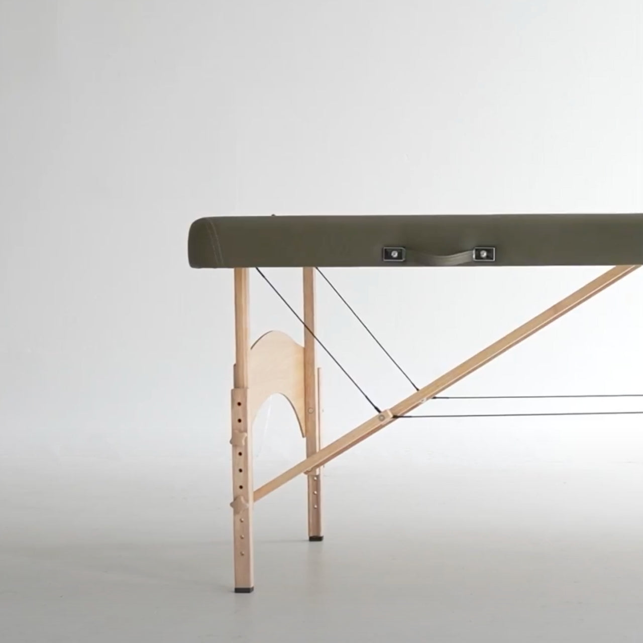 Featherlite Comfort Portable Massage Table for Professional Use