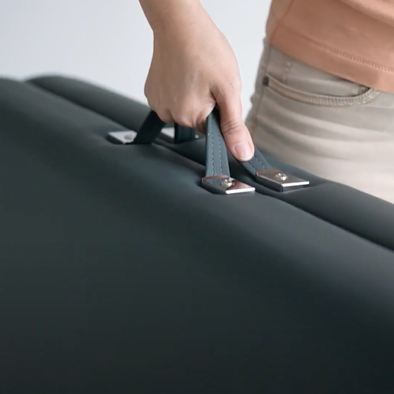 Featherlite Classic Professional Portable Massage Bed, Foldable and Lightweight for Professional Use